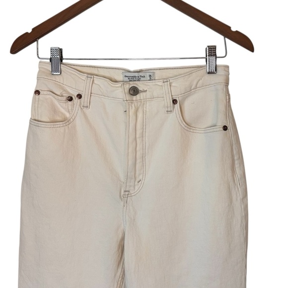 Abercrombie & Fitch Ultra High Rise Ankle Straight Jean- White- Size 28 - Picture 9 of 14